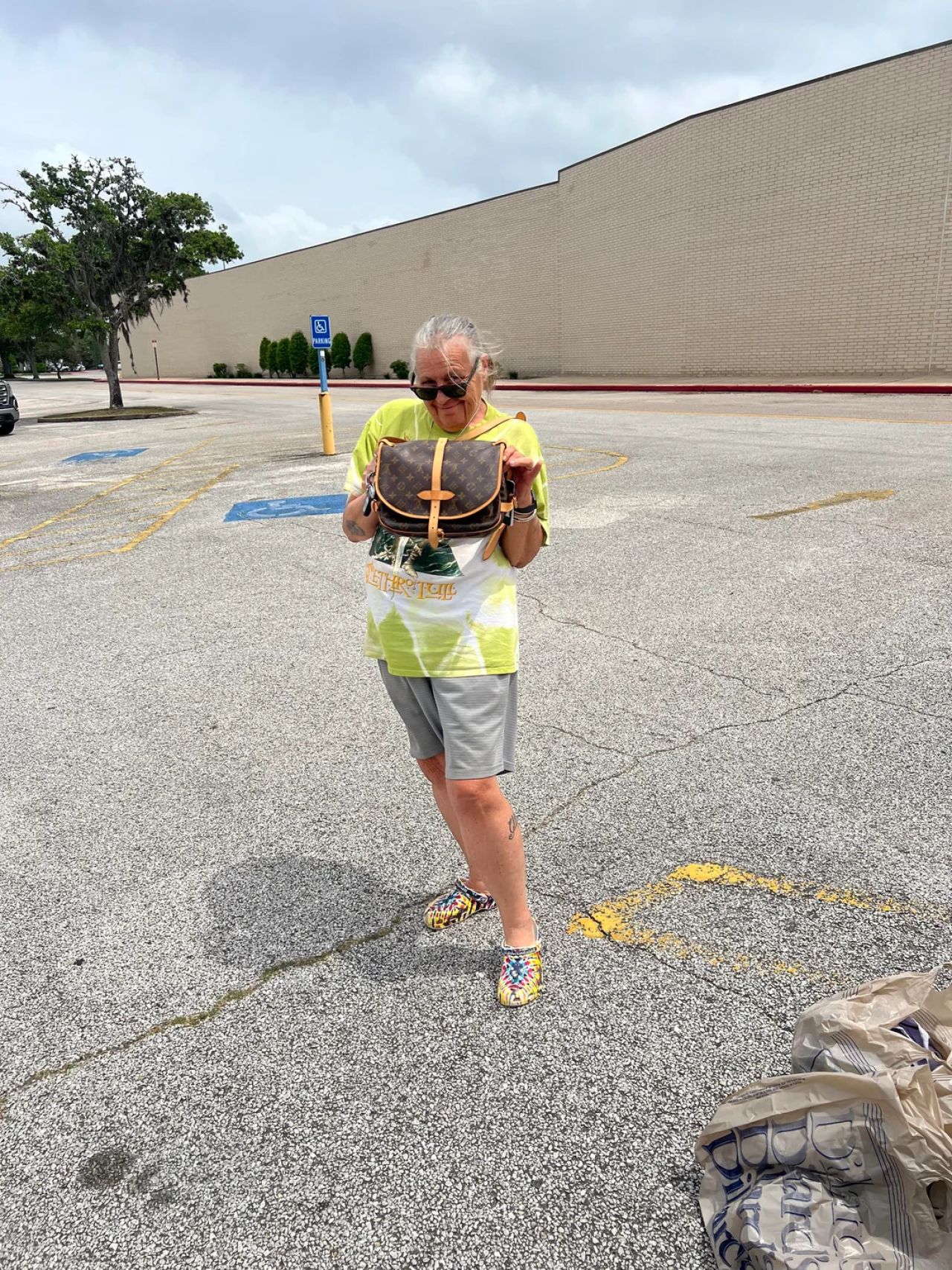 Got my mom her first lv bag